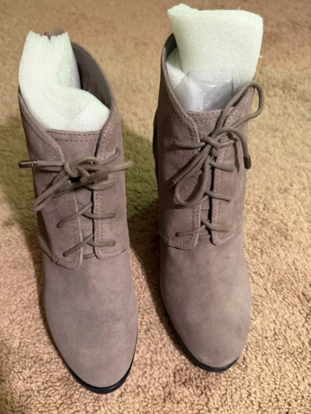 Brand New Vince Camuto "Kiotio" Suede Wedge Ankle Booties size 9